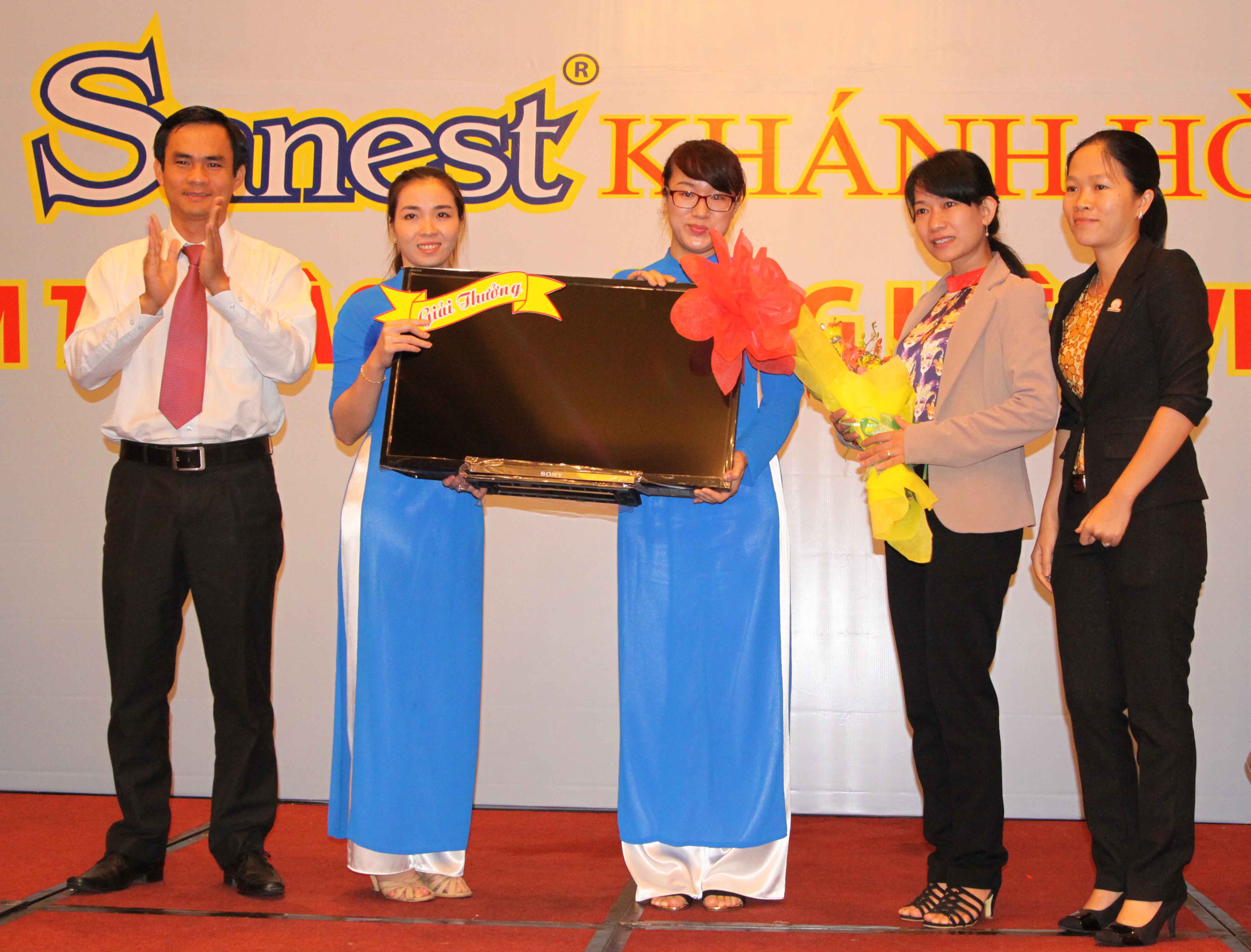 http://yensaokhanhhoa.com.vn/yensao/app/webroot/upload/images/Nguyen%20Tuong%20Van%20-%20Tivi32.JPG